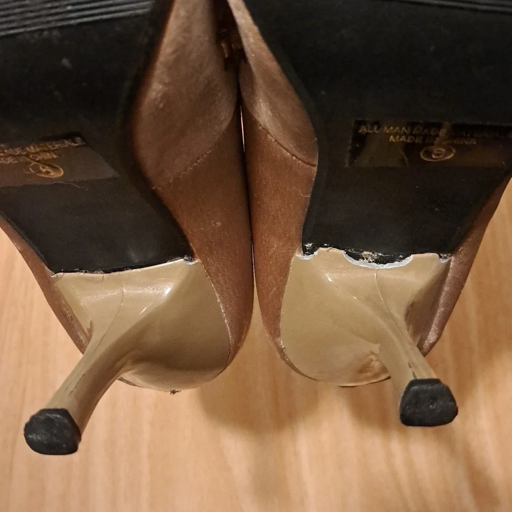 Gold occasion pumps - Picture 7 of 8